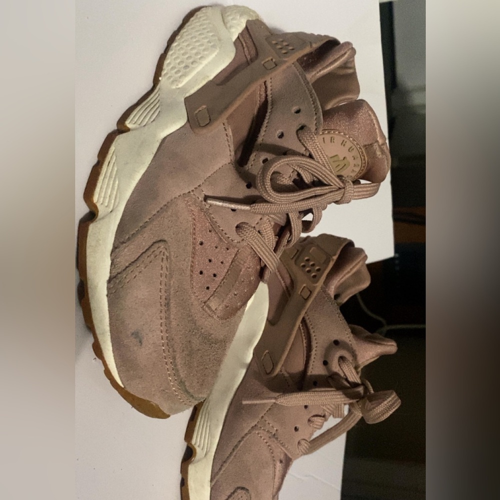 Nike Air Huarache Run Womens suede